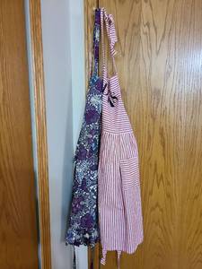 lot 1200 image: 2 Aprons