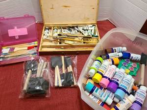 lot 1223 image: Oil and acrylic paints, brushes