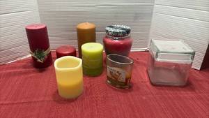 lot 1233 image: Candles and Holder
