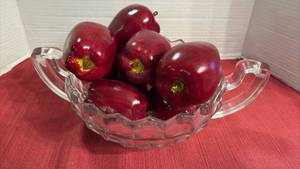 lot 2028 image: American Fostoria Double Handled Serving Bowl with Faux Apples
