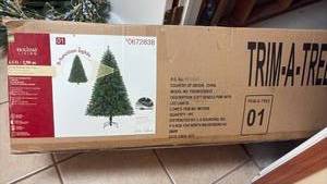 lot 2044 image: Christmas Tree 6.5��