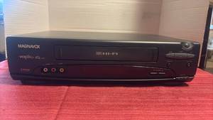 lot 2066 image: Magnavox VCRplus 4 Head VHS Hi-Fi VCR