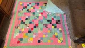 lot 2109 image: Machine Stitched Quilt 72x72in