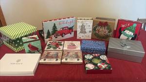 lot 2130 image: Christmas Gift Boxes
