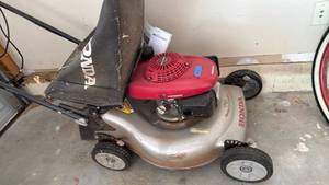 lot 3001 image: Honda easy start mower with Quadra cut system