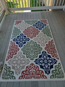 lot 4000 image: Indoor outdoor rug 8x5 