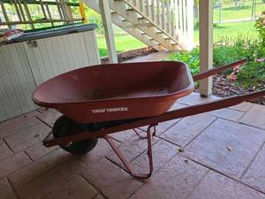 lot 4004 image: Wheelbarrow