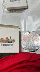 lot 63343 image: Birth Flower Carnation Shell Ornament - Retail $8