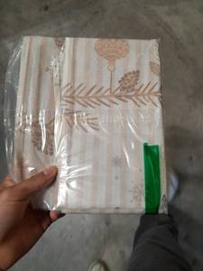 lot 62120 image: Brown and White Hydrangea Floral Table Runner - Retail $0