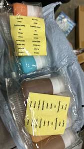 lot 23182 image: Travel Condiment Squeeze Bottle Set with Labels - Retail $8