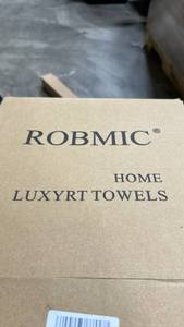 lot 23198 image: Robmic Home Luxyrt Towels Set - Retail $25