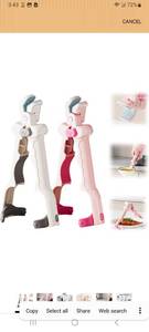 lot 23227 image: 2pcs Hot Plate Gripper, 4 In 1 Multi-Function Anti Scald Plate Gripper, 2026 Bowl Dish Grippers For Kitchen��1-White,1-Pink - Retail $0