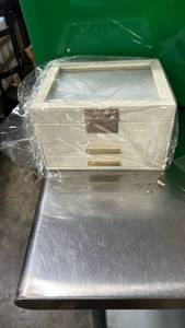 lot 32169 image: Cream Jewelry Box with Glass Top and Gold Hardware - Retail $25
