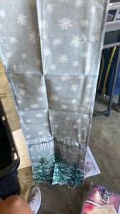 lot 33251 image: Christmas Snowflake Table Runner - Retail $10