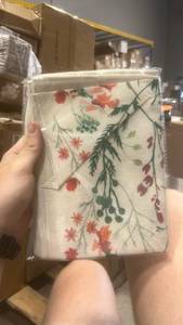 lot 22154 image: Floral Botanical Print Table Runner 13x72