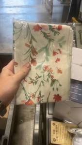 lot 22177 image: Seasonal Floral Linen Table Runner