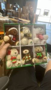 lot 22194 image: Christmas Holiday Teddy Bear Plush Set of 6