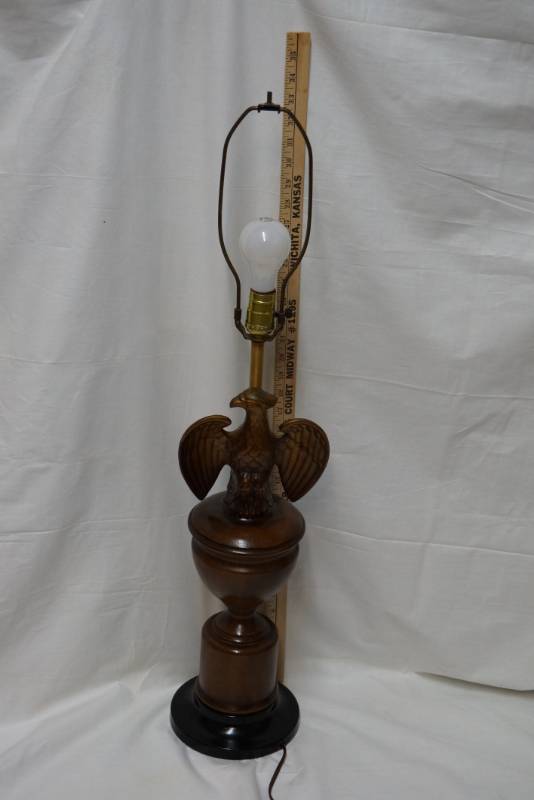 lot 271 image: () Look Vintage Mid Century Golden Federal Eagle Lamp