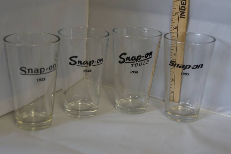 lot 295 image: 4 Snap-On Tools Collector Glasses