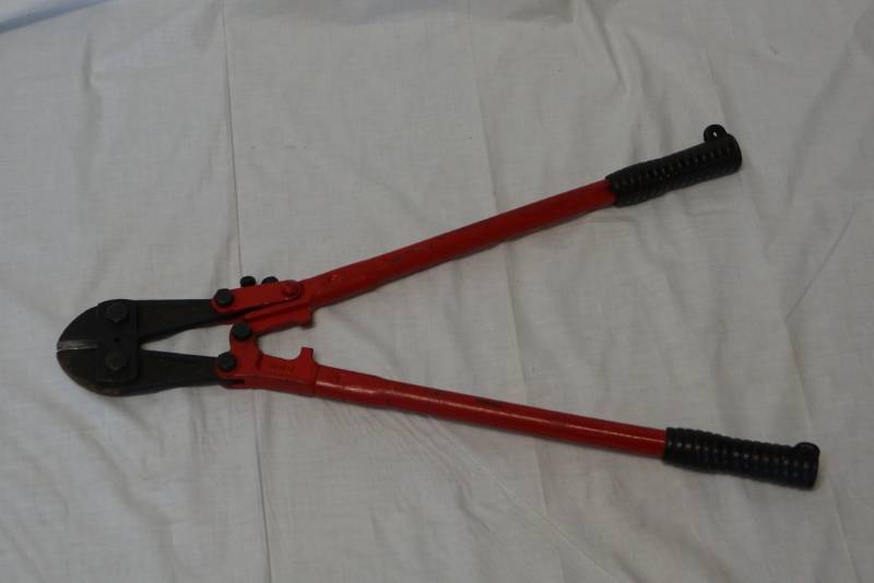 lot 336 image: Bolt Cutters Master Key