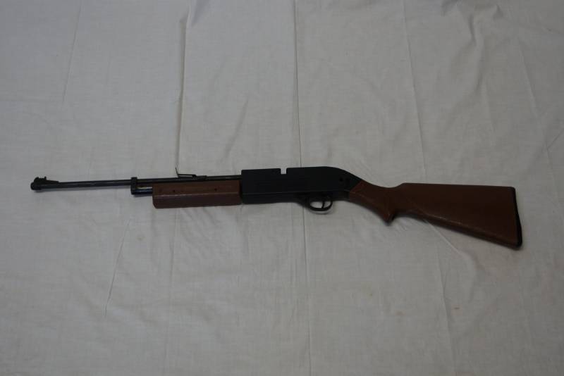 lot 337 image: Crossman Air Rifle   760 Pumpmaster