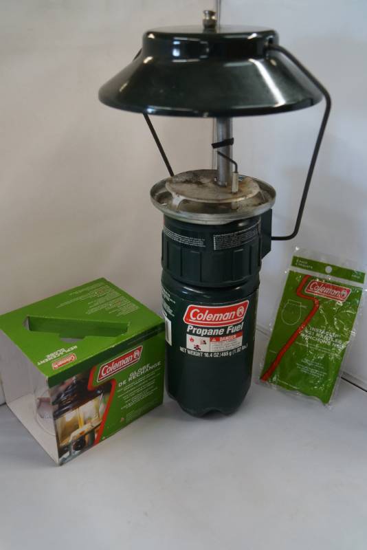 lot 339 image: Coleman Propane Lantern