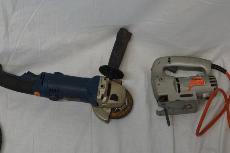 lot 346 image: 2 piece Power Tool Lot- Jig Saw and Grinder