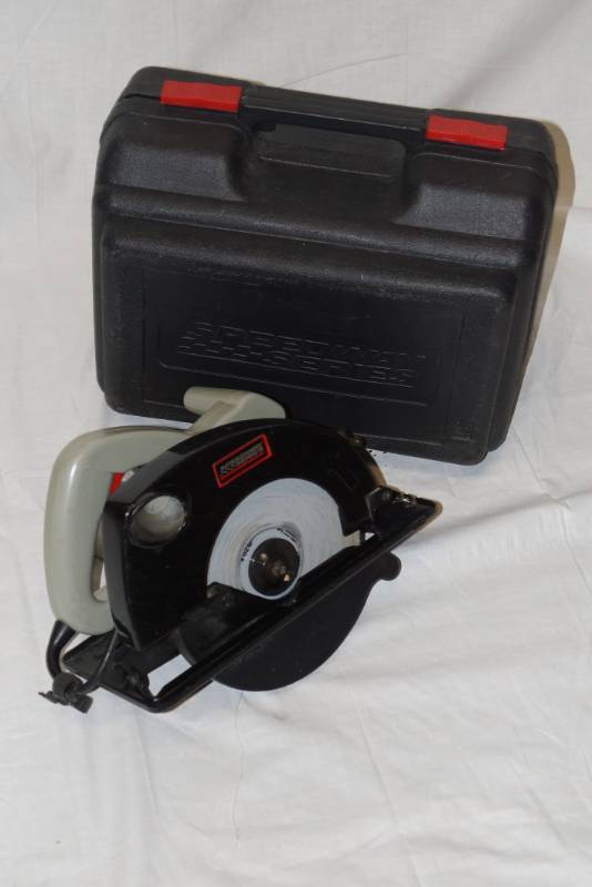 lot 353 image: Corded Circular Saw With Case