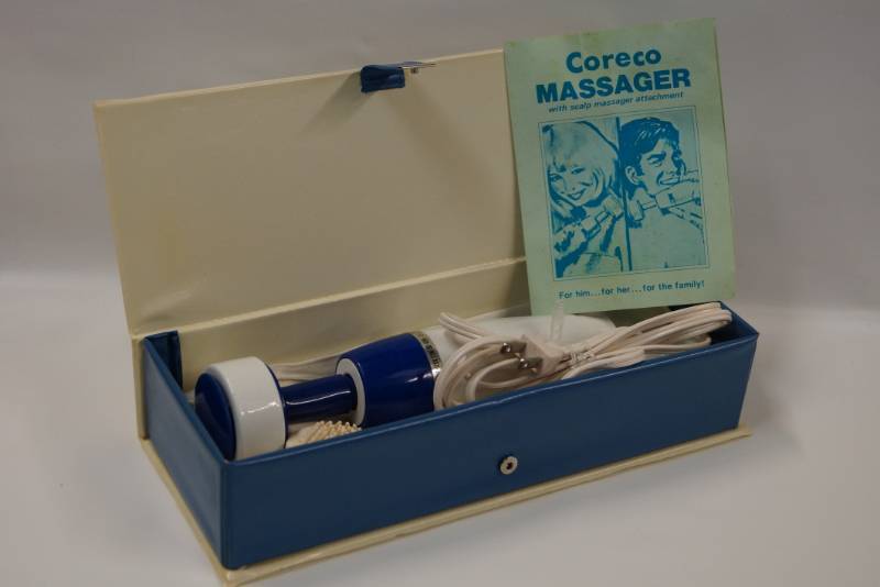 lot 392 image: RARE Vintage Fighter D F-80 Vibrating Wand Massager