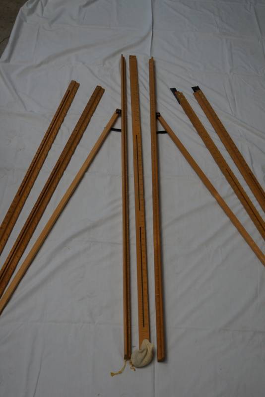 lot 400 image: WOW   Antique Curtain Stretcher