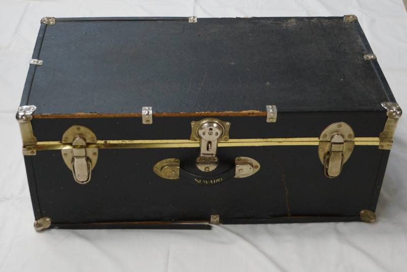 lot 401 image: �Old Black with Brass Trunk�