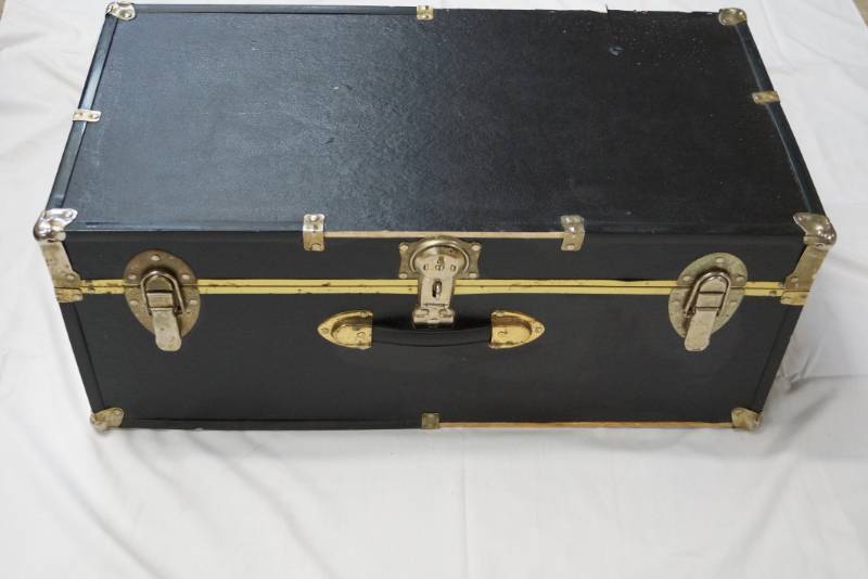 lot 402 image: �Old Black with Brass Trunk�
