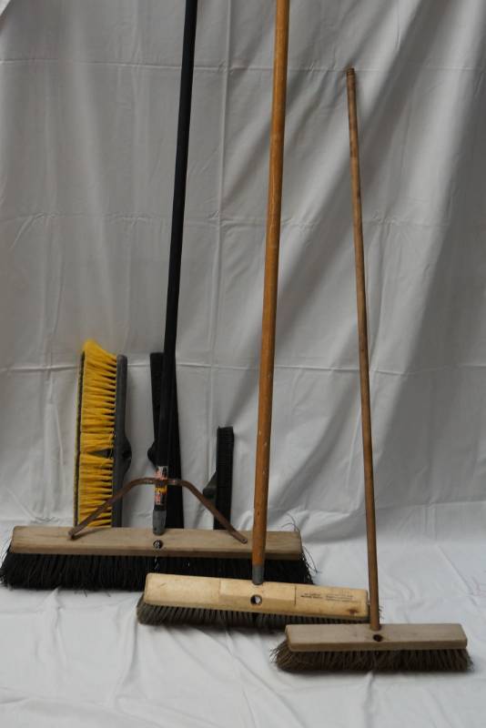 lot 407 image: LOOK ( )  3 Nice Push Brooms with Extra Attachments