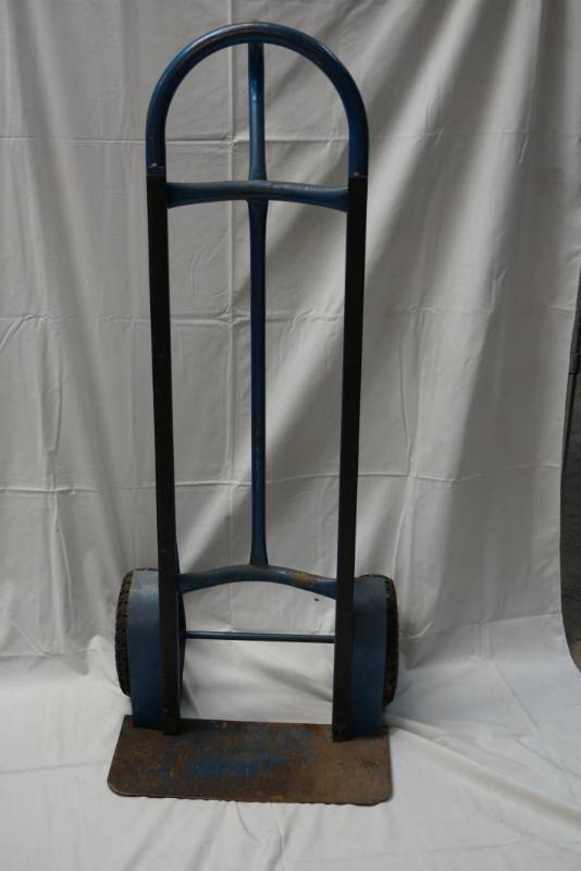 lot 411 image: Hand Truck  Dolly