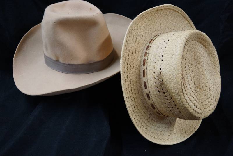 lot 431 image: 2 Mens Straw Hats