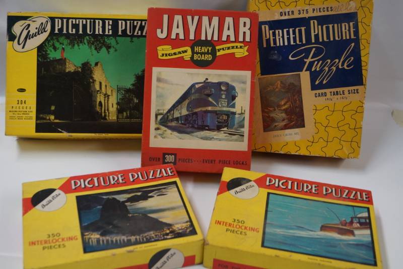 lot 448 image: Lot of 5 Vintage Puzzles