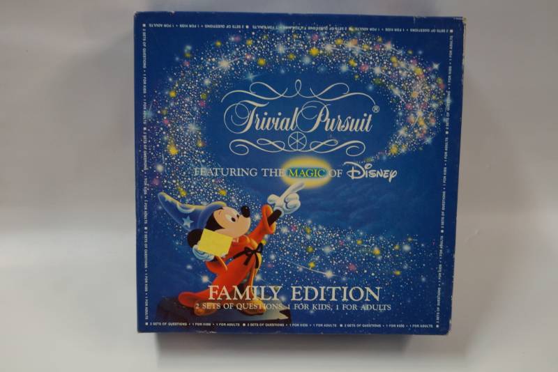 lot 451 image: 1st Edition  1986 Trivial Pursuit Featuring the Magic of Disney - Family Edition