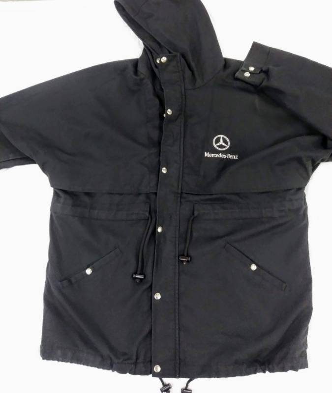 lot 452 image: () LOOK  Mercedes - Benz Coat  XL