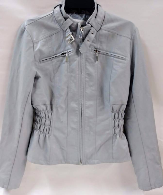 lot 458 image: Vintage  New York and Co. Womens Faux Leather Jacket  Full Zip  Size Medium