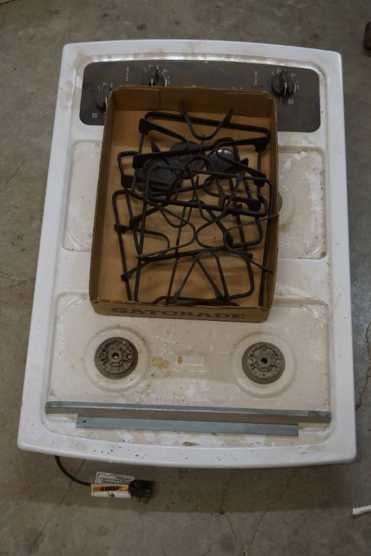 lot 491 image: Whirlpool Cook Top-  Home or Camper-  Good Condition