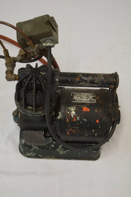 lot 494 image: Binks- Air Compressor- Paint Tool