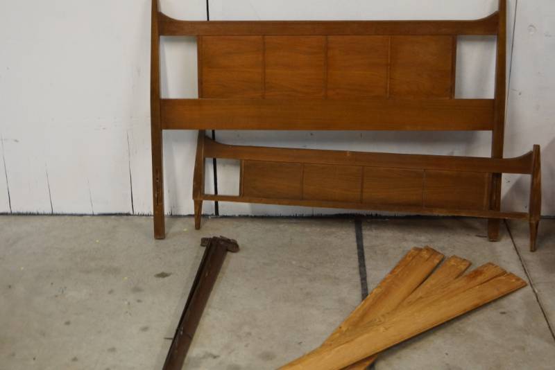 lot 495 image: Mid Century Style Bed - Head and Foot  Rails and Slats