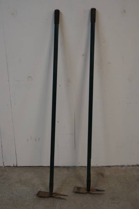 lot 506 image: Fiberglass Long Handled 2 Prong Cultivators- 2