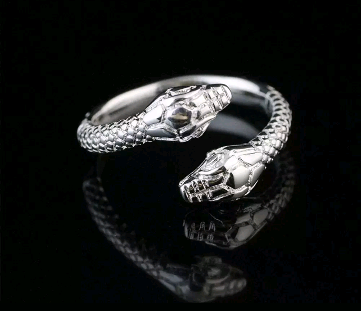 lot 661 image: NEW  Silver Plated Adjustable Snake Ring