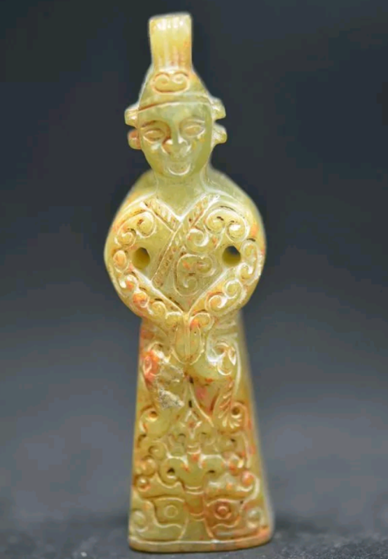 lot 660 image: Excellent Antique Chinese  Jade Carved  Ancient Officials Statue