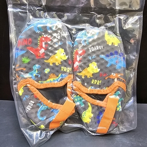 lot 1217 image: Centipede Demon Toddler Water Shoes for Girls Boys Kids Baby Beach Swim Aqua Socks Quick Dry Summer Sandals for Pool Outdoor Sports Barefoot Sock Shoe Rubber Soles Slippers Gray dinosaurs 7-8 Toddler