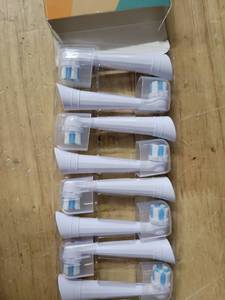 lot 20361 image: Replacement Toothbrush Heads 8-Pack