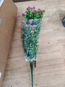 lot 2372 image: Plastic wildflowers mix
