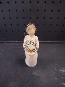 lot 6099 image: Willow Tree Swanhilde 2024 Ornament Stock #28253