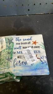 lot 12387 image: Beach-Themed Home Decor